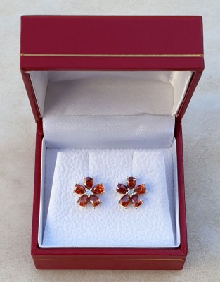 skoularikia-mi-me-lismonis-granada-photo01